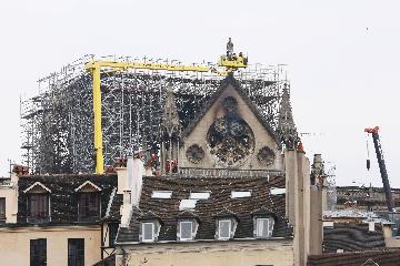 法國各界認捐數億歐元修復巴黎聖母院
