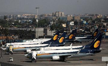 Indias Jet Airways employees propose to bid for embattled airline