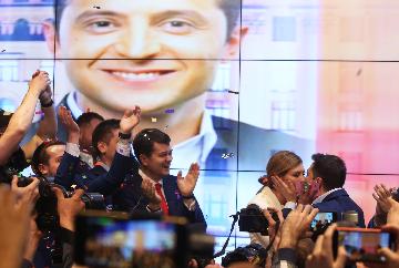 出口民調顯示澤連斯基在烏克蘭總統選舉中得票率大幅領先