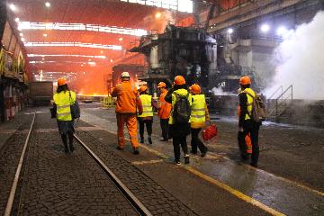中国人帮助一座塞尔维亚钢铁厂重生