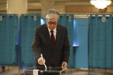 出口民調顯示托卡耶夫在哈總統選舉中得票率大幅領先