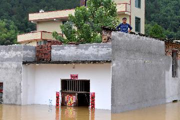 洪澇災害已致江西260萬餘人受災 21萬餘人被緊急轉移