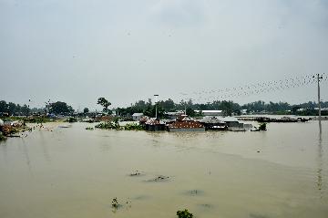 孟加拉国洪水已致75人死亡