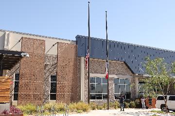 美国执法部门以恐怖主义罪对德州枪击案展开调查