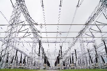Chinas power use up 4.5 pct in Jan.-Aug.