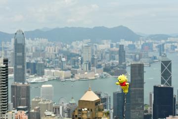 持續下跌!暴力重負正將香港經濟推向穀底
