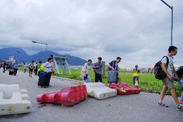 特写:香港机场巴士瘫痪了