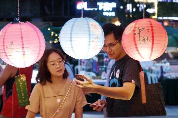 China sees 105 mln tourists during Mid-Autumn Festival holiday