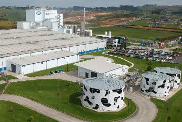 Chinese dairy giant Mengniu sees profit rise in 2021