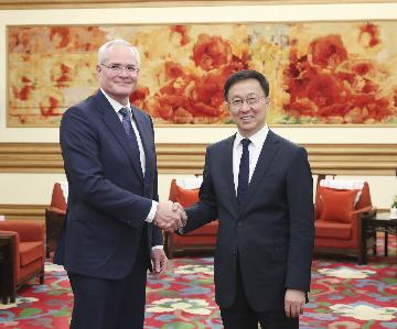 Chinese vice premier meets ExxonMobil chairman