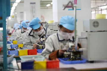 Chinas resident nominal disposable income up 0.8 pct