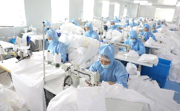 中國一批企業擴能轉產醫療防護用品