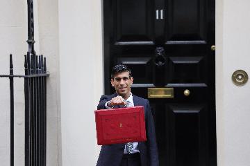 英國公佈＂脫歐＂後首份預算案