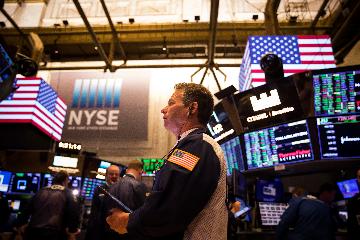 U.S. stocks skid despite Feds aggressive action to support markets