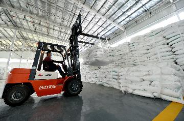 China to further lower logistics costs to aid recovery