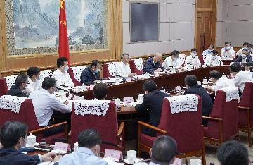 胡春华主持召开2020年中国国际服务贸易交易会组委会第一次全体会议