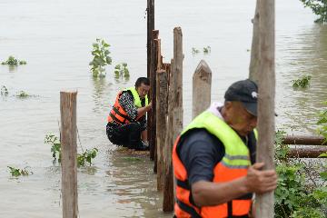 安徽救災應急回應提至Ⅱ級 命令5市做好人員撤離工作