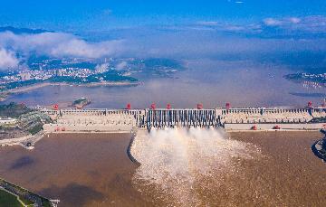长江发生流域性大洪水 中国水利部提升水旱灾害防御应急响应级别