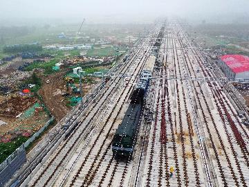 京雄城際全線軌道貫通打造中國智慧化高鐵建設＂新標杆＂