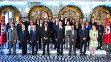 突尼斯新內閣宣誓就職