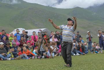 Xinjiang receives over 15 mln visitors during National Day holiday