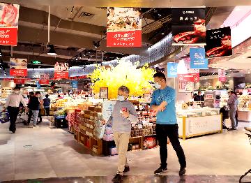 Chinas retail sales up 4.9 pct in October