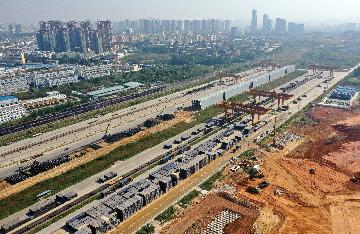 中國與東盟經貿合作提質升級駛入＂快車道＂