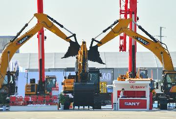 Chinas machinery industry reports double-digit growth in Jan.-Aug.