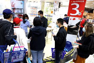 Chinas retail sales up 3.9 pct in November