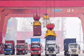Chinas cargo, container throughput see steady growth in Jan.-Nov.