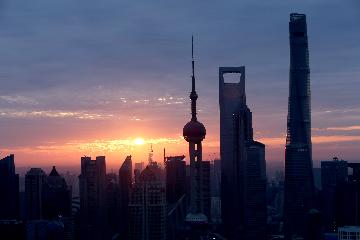 Shanghai surpasses 4 trln yuan GDP mark in 2021