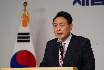 S.Koreas overseas direct investment hits record high in 2021