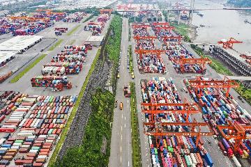 中國國務院部署四方面13項舉措,力促外貿保穩提質