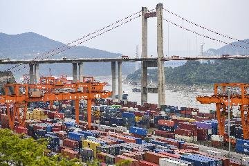 Chinas ports see higher throughput in May