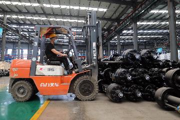 China Focus: Chinas industrial economy grows leaps and bounds in past decade