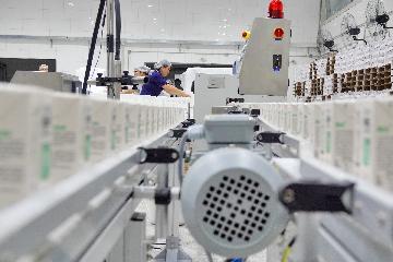 Chinas industrial profits down 1.1 pct in first 7 months
