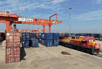 Chinas foreign trade of goods up 10.1 pct in first 8 months