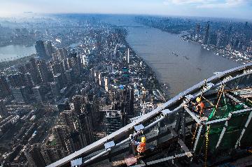 Economic Watch: Chinas urban employees see steady average salary growth in 2022