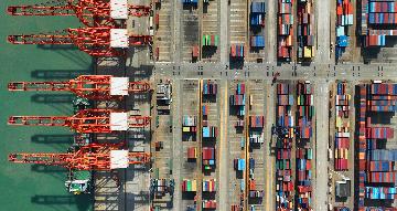 Chinas foreign trade up 2.1 pct in H1